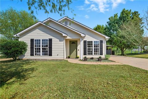 35 FARMBROOK Drive Ft Mitchell AL 36856