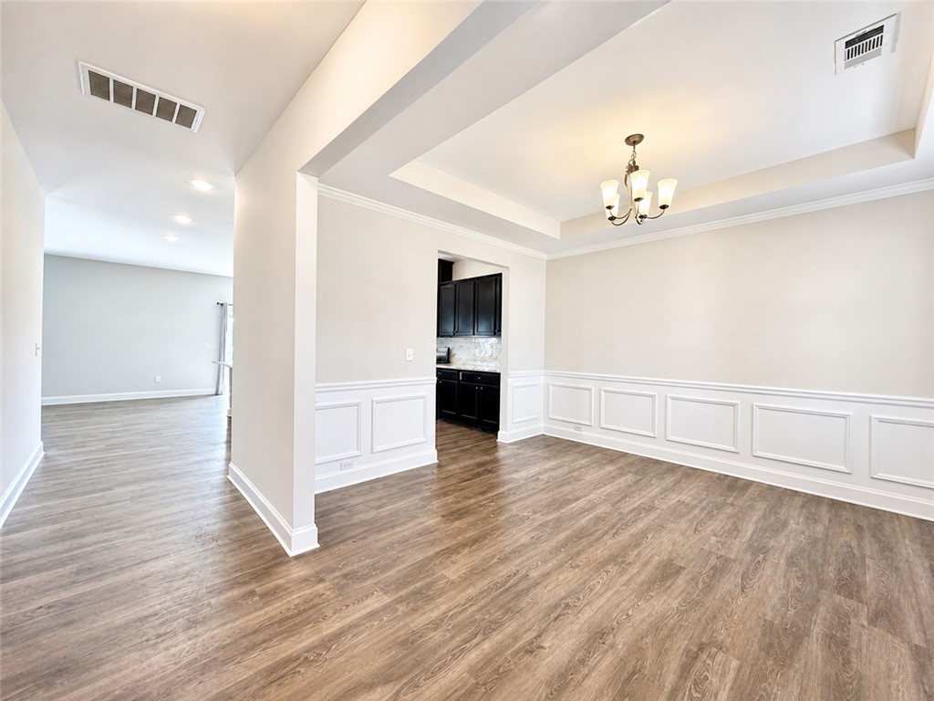 190 RED OAK Place