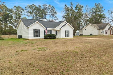 1076 COUNTY ROAD 193 Valley AL 36854