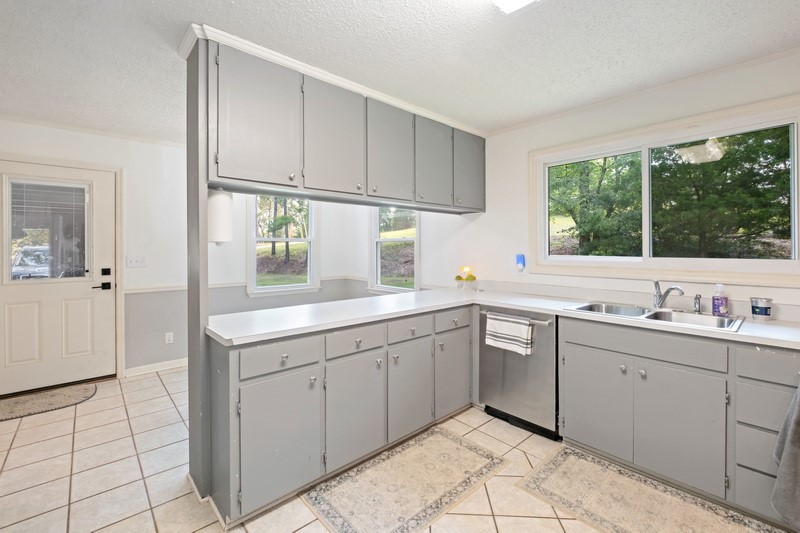 Opelika, Alabama 36804, United States, 4 Bedrooms Bedrooms, ,3 BathroomsBathrooms,Residential,Active,169386