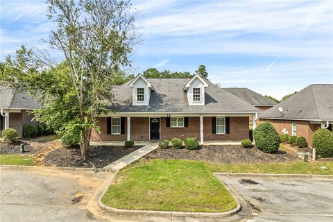 Photo of 807 W LONGLEAF Drive #22, Auburn, AL 36832 (MLS # 181113)