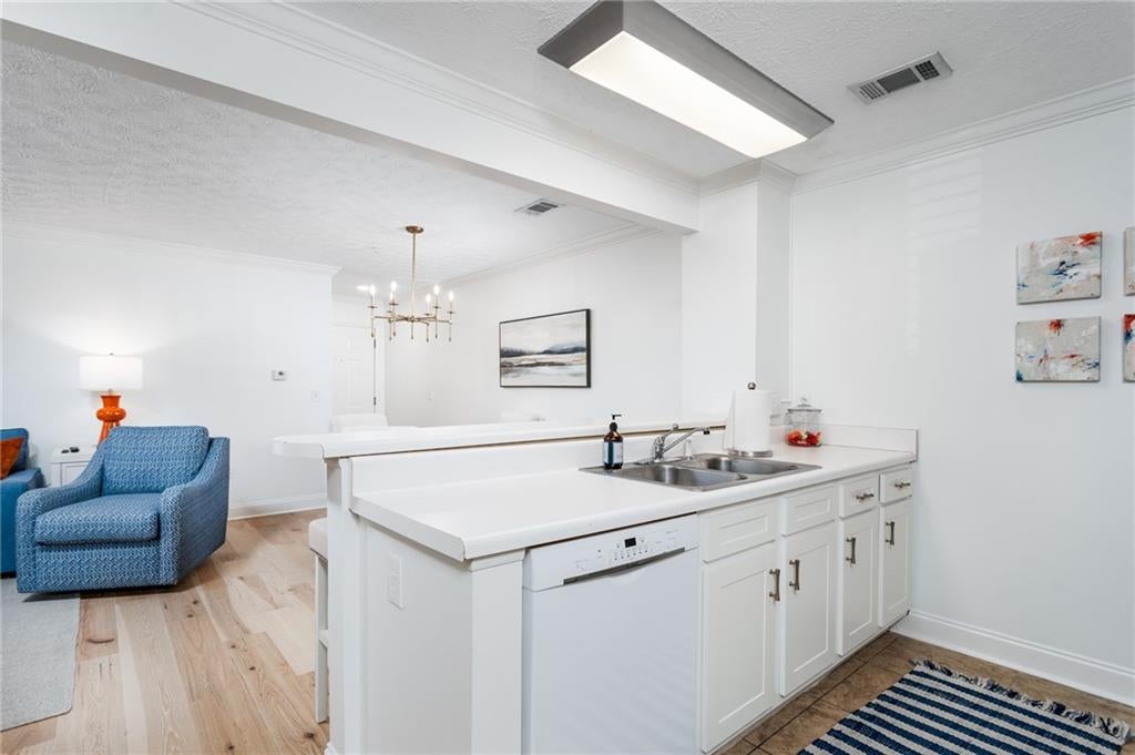 1114 S COLLEGE Street 4-102