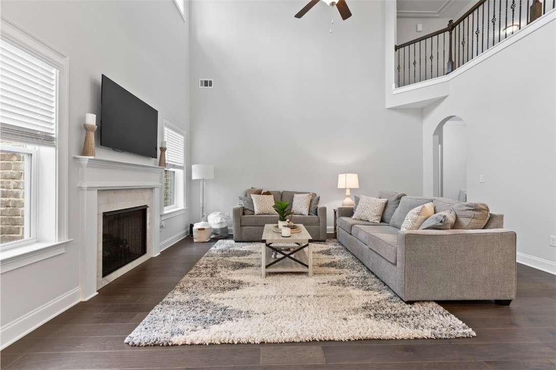 1155 STILL HUNT Lane