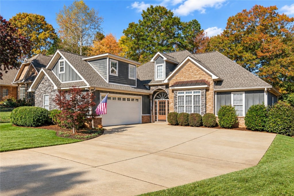 Photo of 1808 ROANOKE Lane, Auburn, AL 36830 (MLS # 182476)