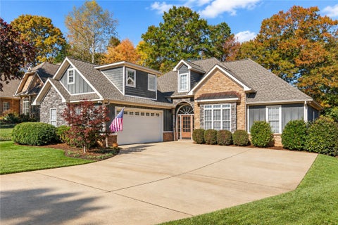 Photo of 1808 ROANOKE Lane, Auburn, AL 36830 (MLS # 182476)