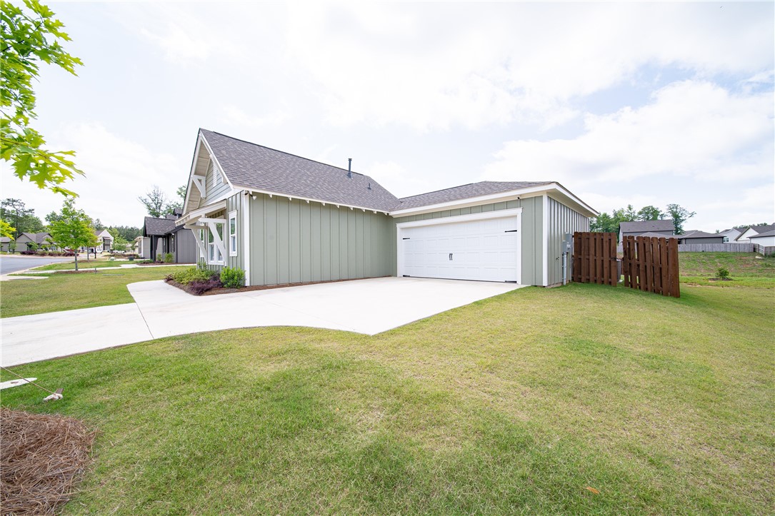 1818 Woodward Oaks Trail