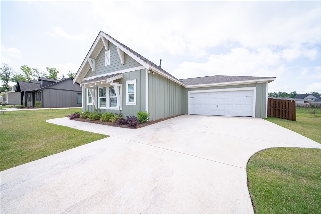 1818 Woodward Oaks Trail