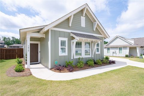 1818 Woodward Oaks Trail Auburn AL 36830
