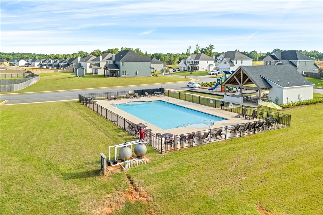 Opelika, Alabama 36804, United States, 5 Bedrooms Bedrooms, ,3 BathroomsBathrooms,Residential,Active,159920