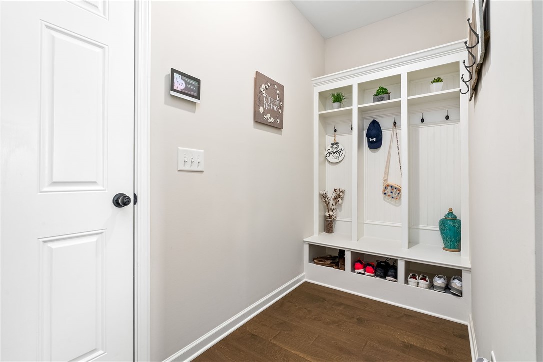 Opelika, Alabama 36804, United States, 5 Bedrooms Bedrooms, ,3 BathroomsBathrooms,Residential,Active,159920