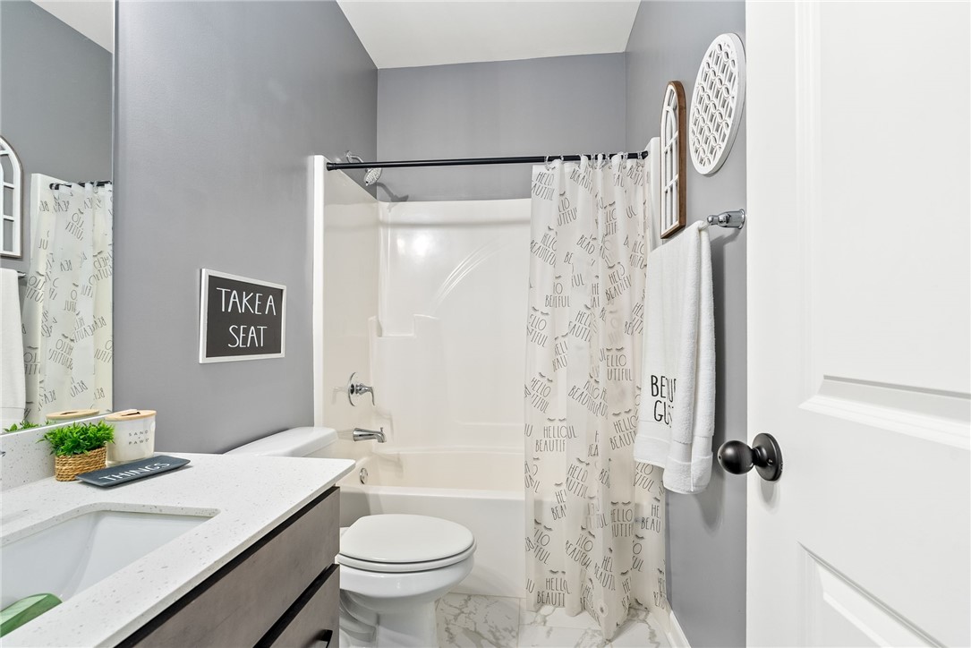 Opelika, Alabama 36804, United States, 5 Bedrooms Bedrooms, ,3 BathroomsBathrooms,Residential,Active,159920