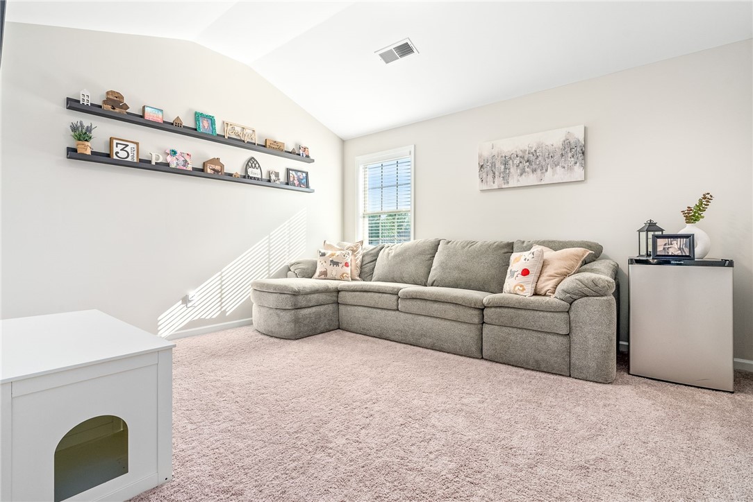 Opelika, Alabama 36804, United States, 5 Bedrooms Bedrooms, ,3 BathroomsBathrooms,Residential,Active,159920