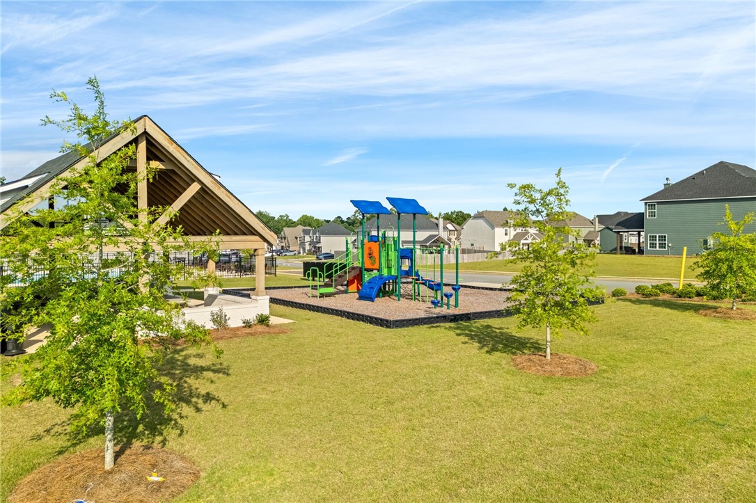 Opelika, Alabama 36804, United States, 5 Bedrooms Bedrooms, ,3 BathroomsBathrooms,Residential,Active,159920