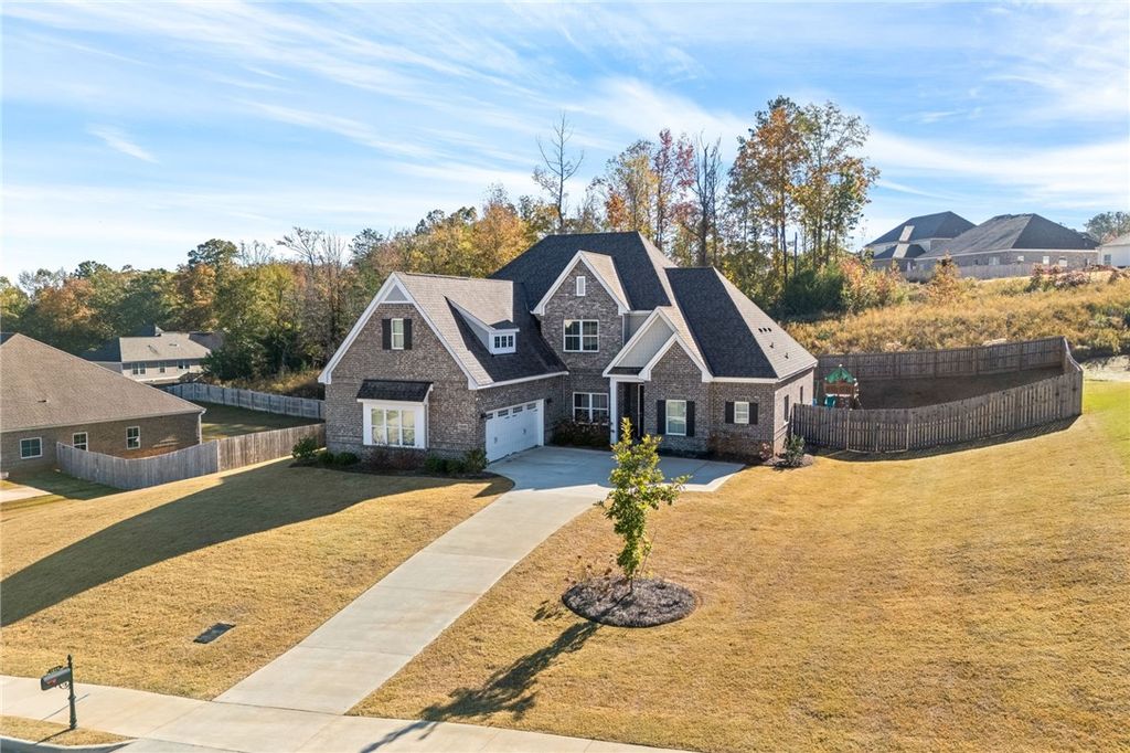 Photo of 1846 KEYSTONE Drive, Auburn, AL 36830 (MLS # 177404)