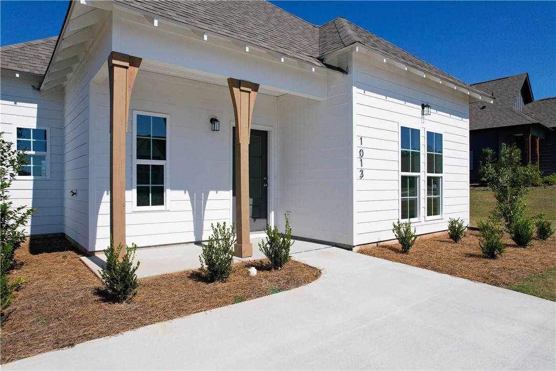 1013 CROSSING Court E