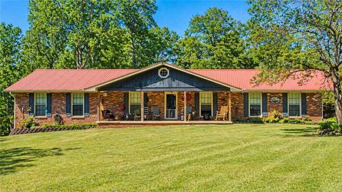 Photo of 1024 TRAIL Streets, Valley, AL 36854 (MLS # 180003)