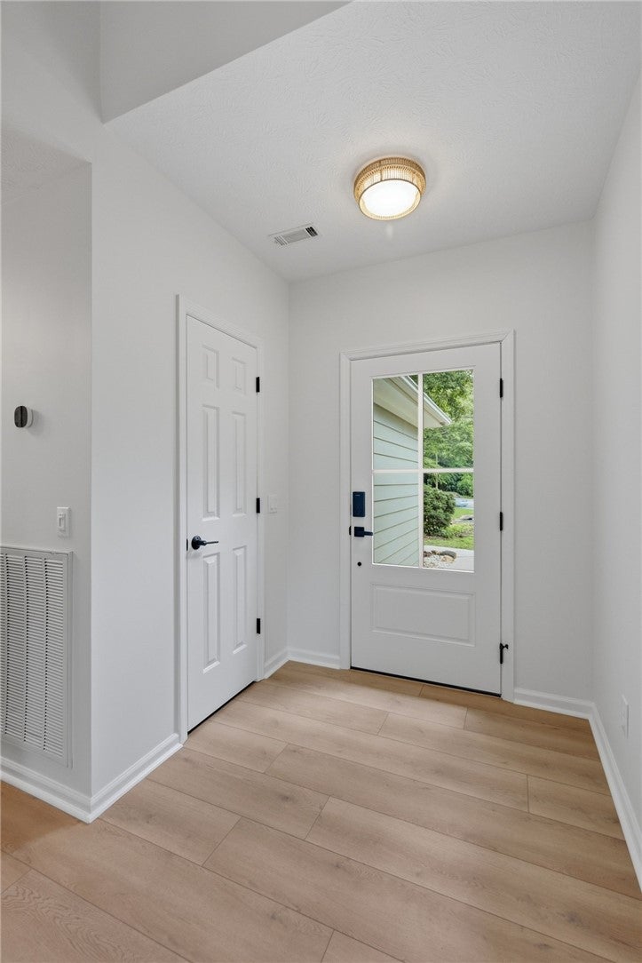 Photo of 1424 AZALEA Drive, Auburn, AL 36830 (MLS # 181647)
