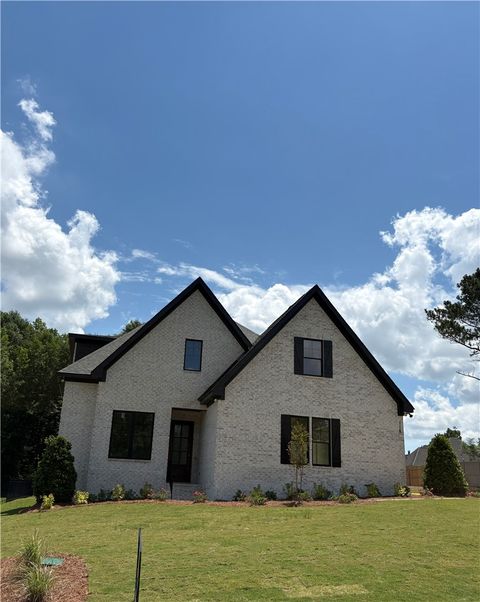 Photo of 118 COACHMANS Drives, Auburn, AL 36832 (MLS # 180563)