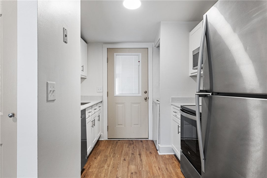 415 N DONAHUE Drive 8B