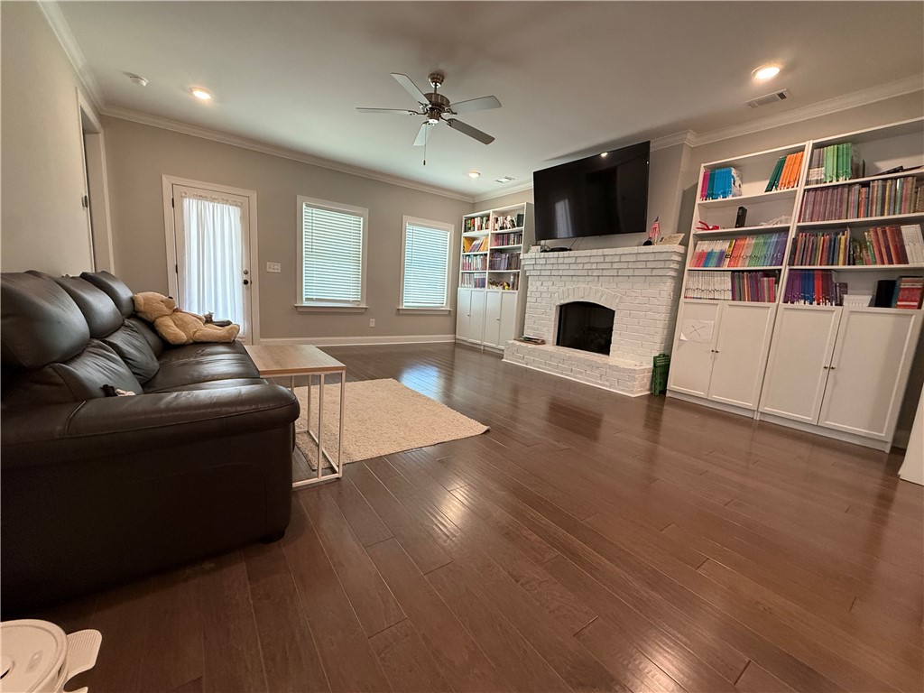 812 Clear Spring Drive