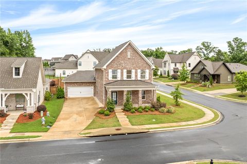 Photo of 812 Clear Spring Drive, Auburn, AL 36830 (MLS # 180180)