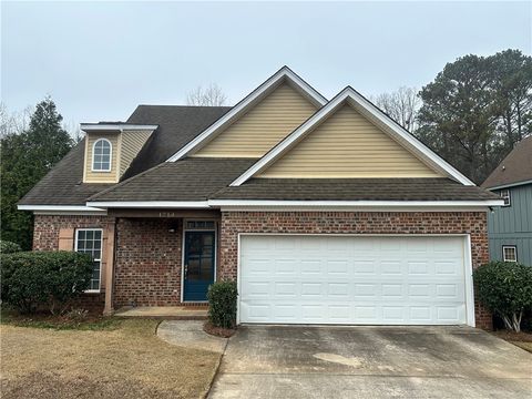 Photo of 1714 VFW Road, Auburn, AL 36832 (MLS # 178205)