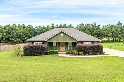 Photo of 5971 CHEROKEE Trail, Tallassee, AL 36078 (MLS # 176417)