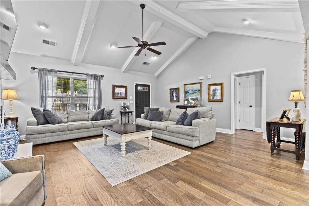 810 COTSWOLD Way