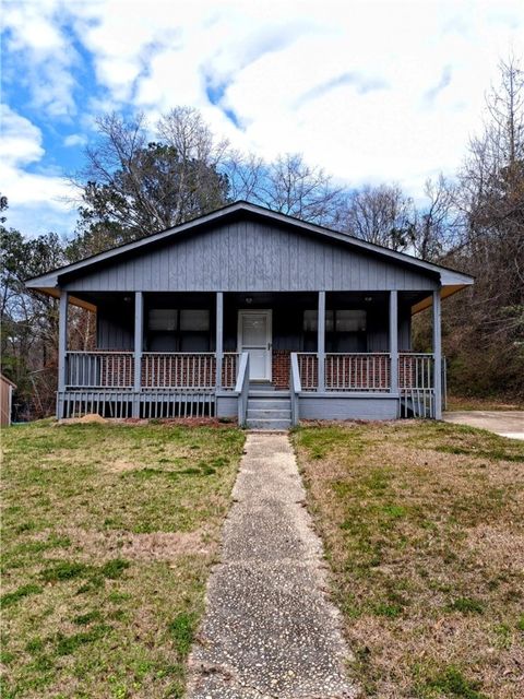 Photo of 818 HIGHLAND HILL Drive, Tuskegee, AL 36083 (MLS # 178201)