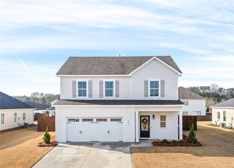 Photo of 615 IRONWOOD Drive, Opelika, AL 36804 (MLS # 177415)