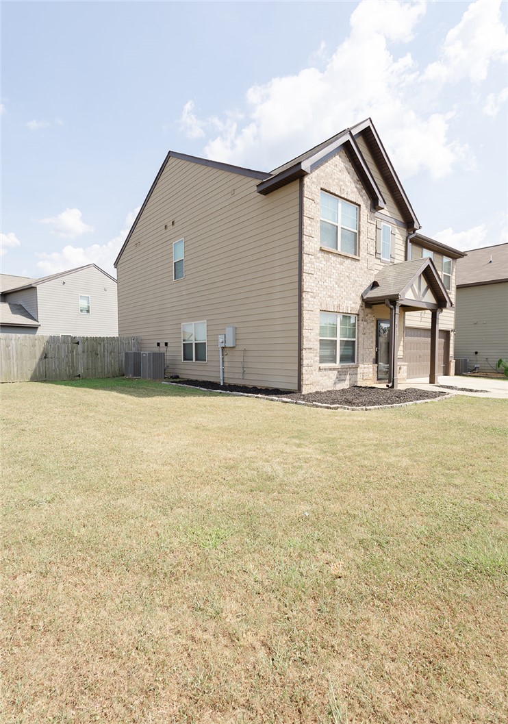 2715 DUNSTAN Lane