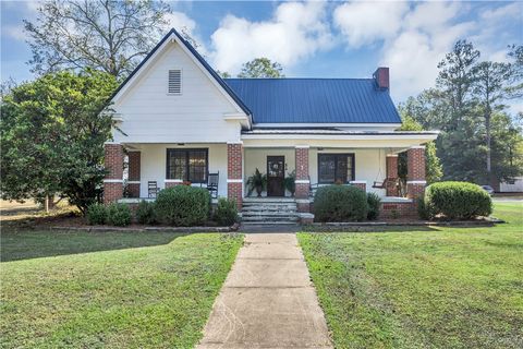 Photo of 686 E MAIN Street, Notasulga, AL 36866 (MLS # 177154)