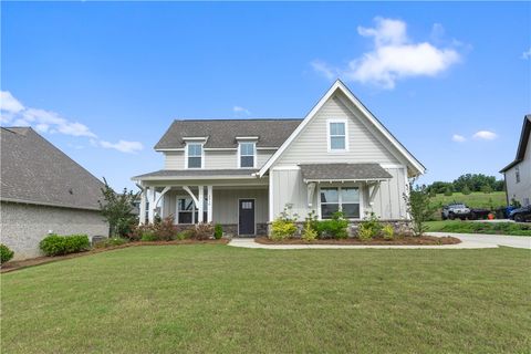 Photo of 2510 FOUNTAINVIEW Court, Auburn, AL 36832 (MLS # 180409)