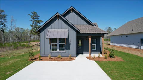 Photo of 2022 CROSSING Court W, Valley, AL 36854 (MLS # 182002)
