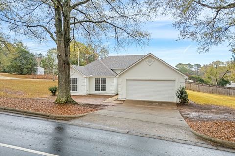 Photo of 1507 DOUGLAS Street, Opelika, AL 36801 (MLS # 177875)