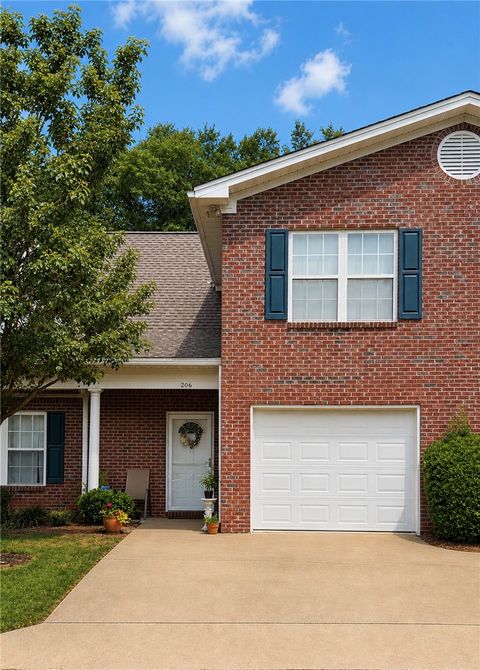 Photo of 2428 E UNIVERSITY Drive #206, Auburn, AL 36830 (MLS # 181365)