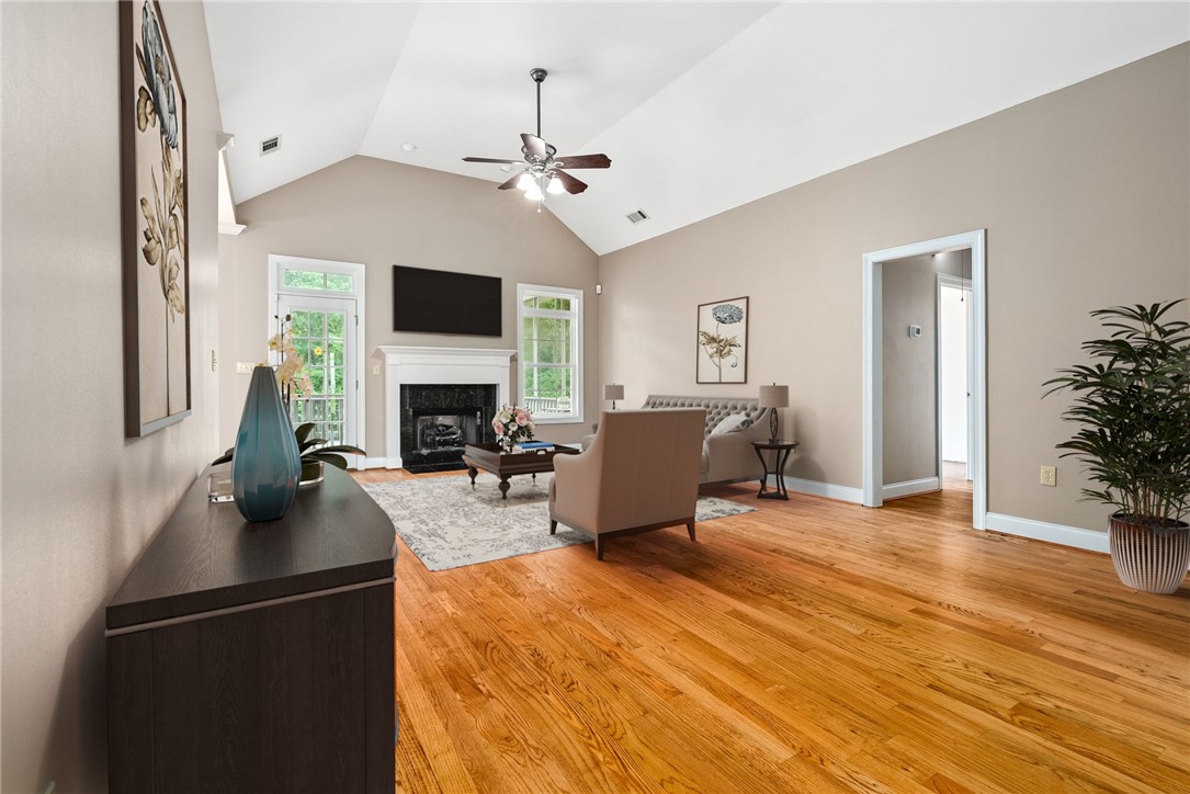 1806 BLUESTONE Court