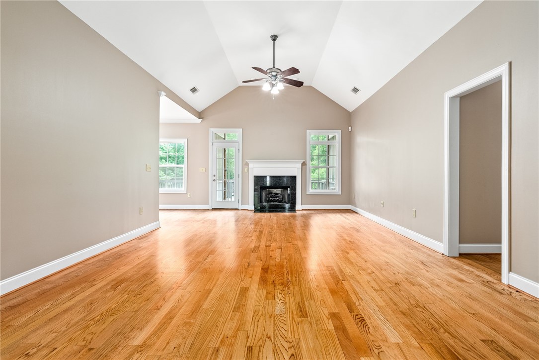 1806 BLUESTONE Court