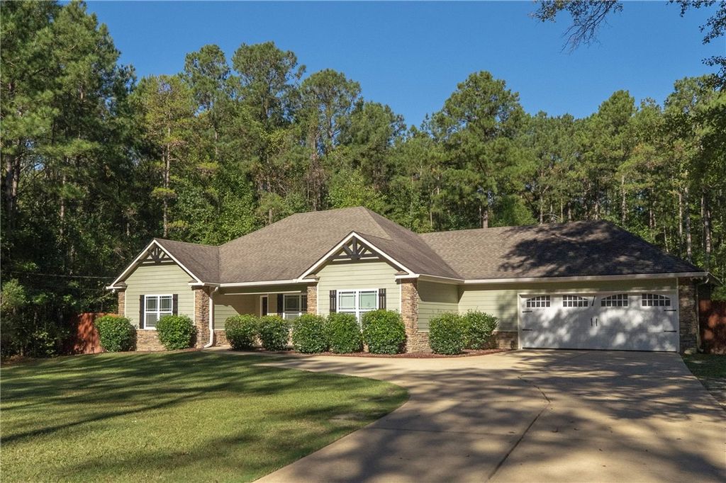 Photo of 200 LEE ROAD 425, Phenix City, AL 36870 (MLS # 177041)