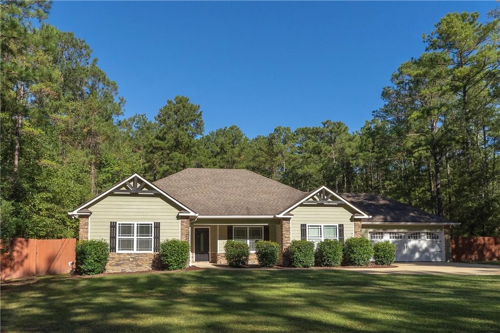 Photo of 200 LEE ROAD 425, Phenix City, AL 36870 (MLS # 177041)