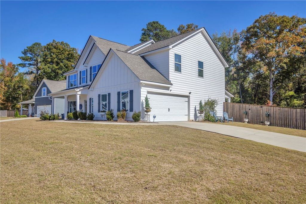 Photo of 1005 FINN Court, Opelika, AL 36801 (MLS # 177417)