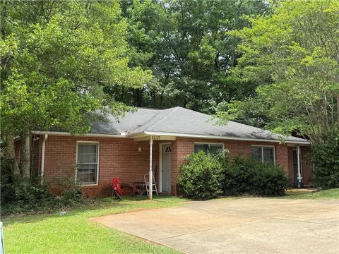 Photo of 1337 KENT Drive, Auburn, AL 36830 (MLS # 180981)