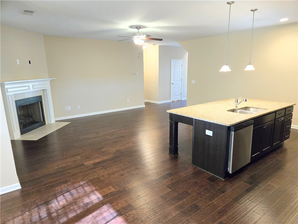 908 DUNKIRK Circle