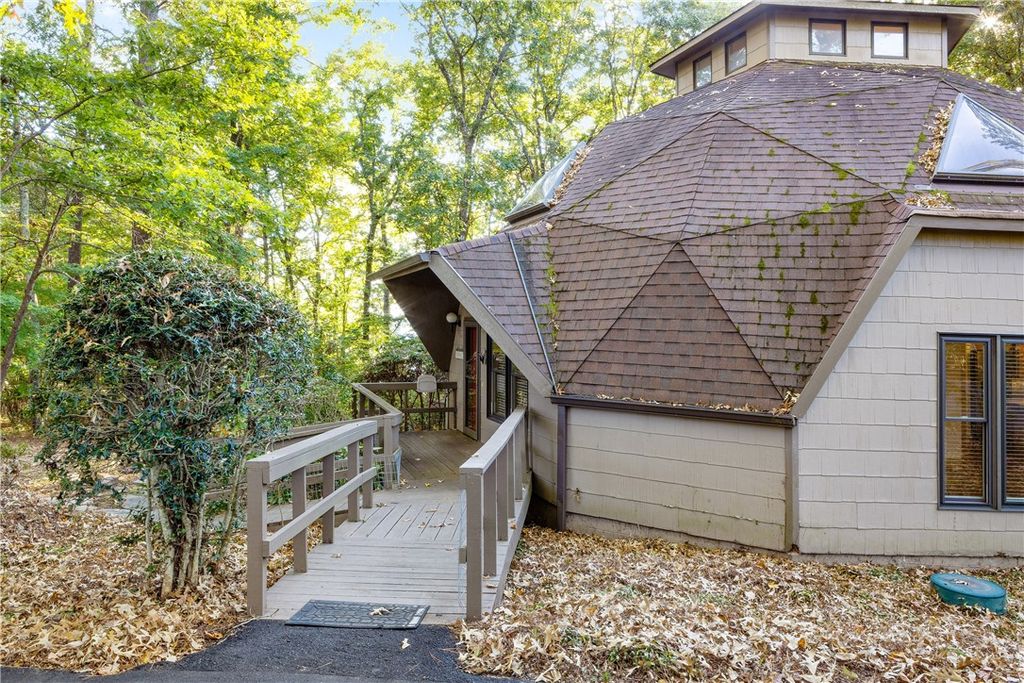 Photo of 628 HOLIDAY Drive, Dadeville, AL 36853 (MLS # 176995)