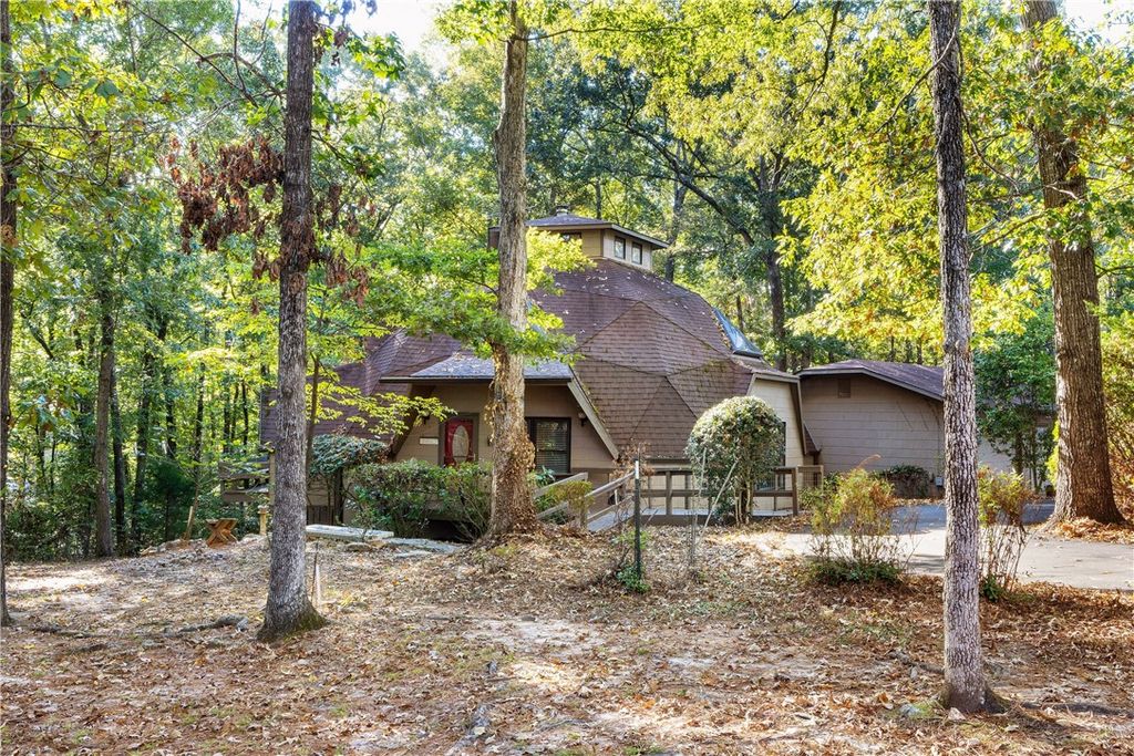 Photo of 628 HOLIDAY Drive, Dadeville, AL 36853 (MLS # 176995)