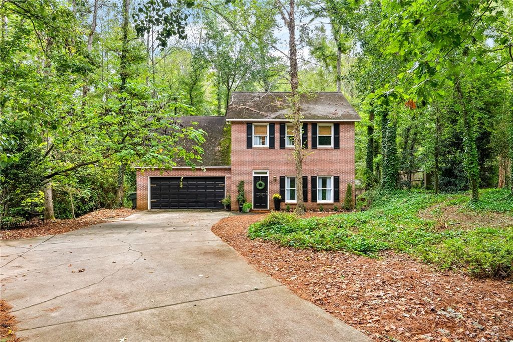 Photo of 1711 WRIGHTS MILL Road, Auburn, AL 36830 (MLS # 177064)