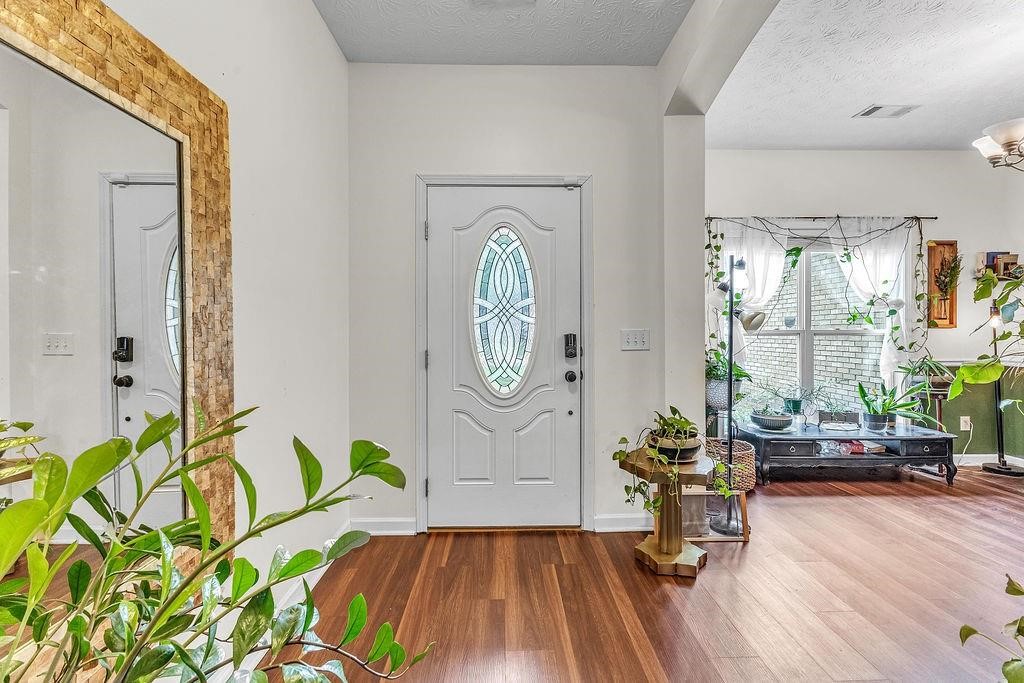 1914 CREEKSTONE Drive