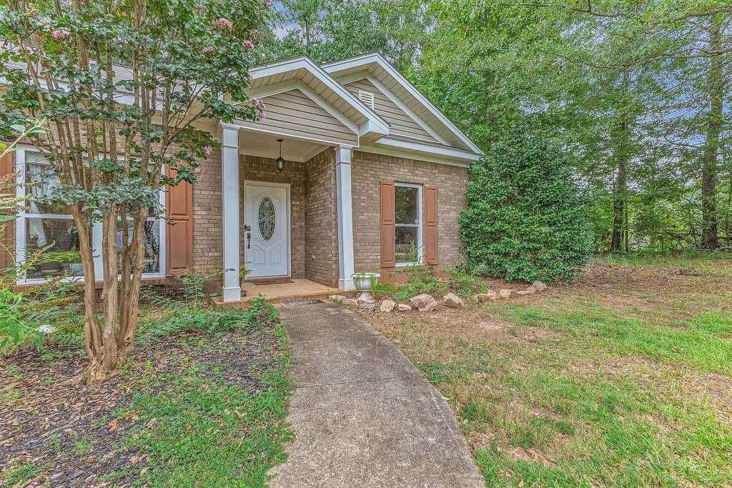 Photo of 1914 CREEKSTONE Drive, Opelika, AL 36804 (MLS # 177383)