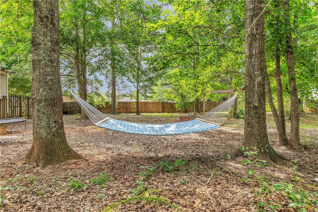 1914 CREEKSTONE Drive