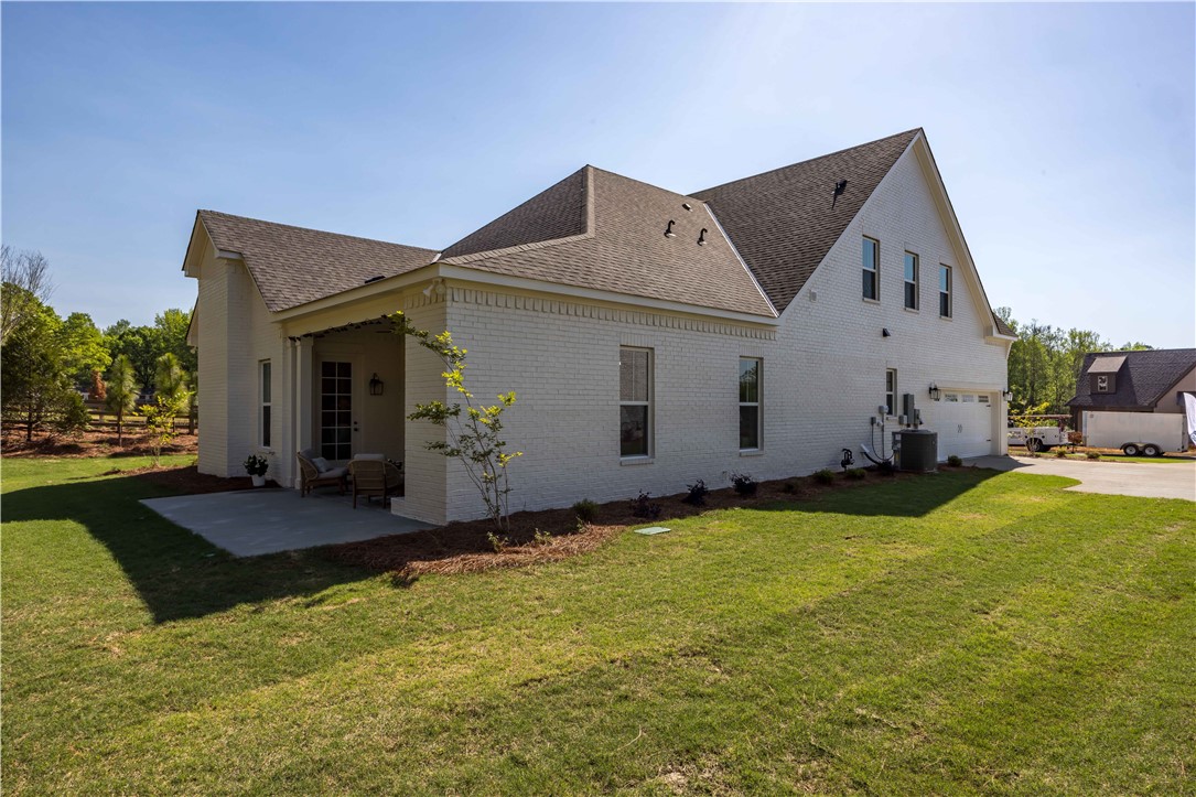 1875 LONG LEAF Lane